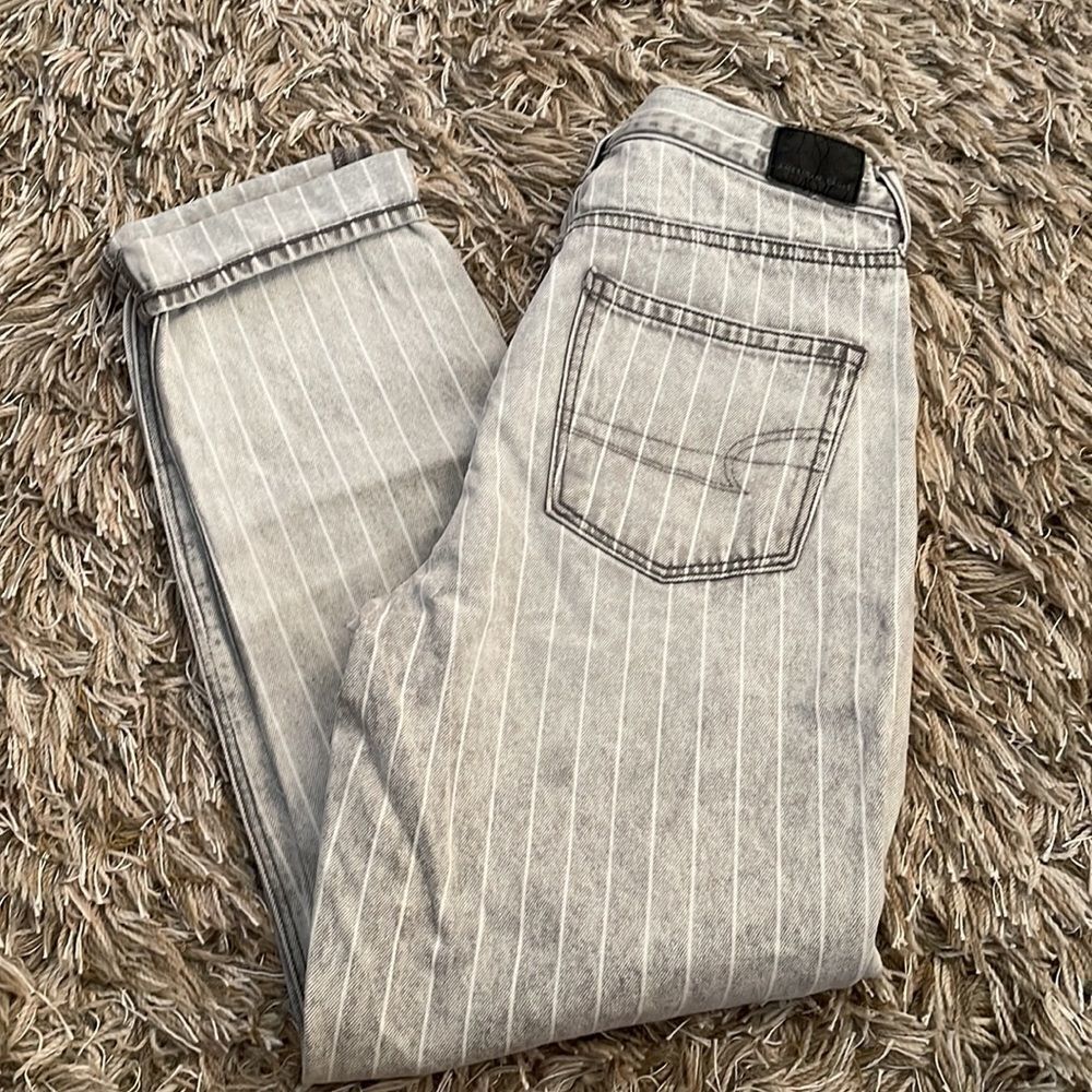 American‎ Eagle Mom Jeans Size 4 long